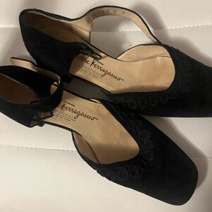 Salvatore Ferragamo black short heels in suede and straps.